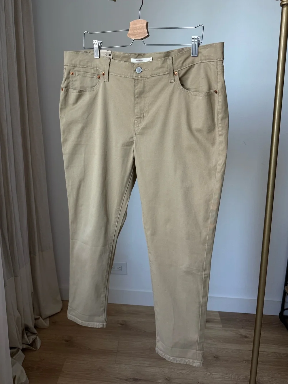 NWT Levi’s Boyfriend Pants Camel Beige 34x27